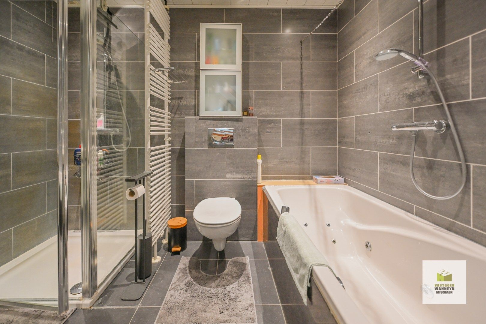 Ruime gezinswoning met tuin, 3 slaapkamers en een grote garage  foto 20