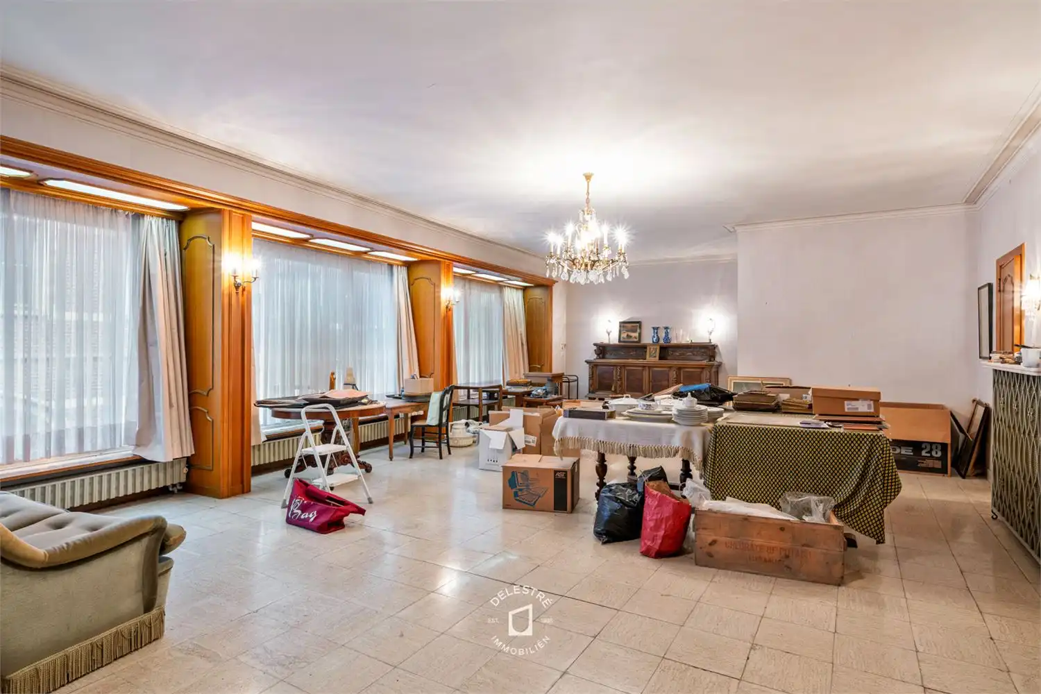 ERG RUIME MULTIFUNCTIONELE EIGENDOM MET 3 GARAGES foto 13