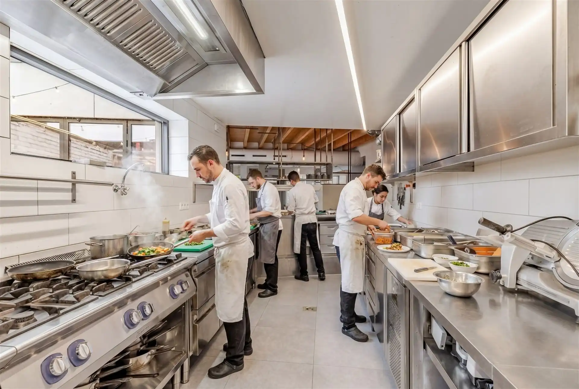 Instapklaar hoogwaardig restaurant inclusief inrichting en meubilair  foto 16