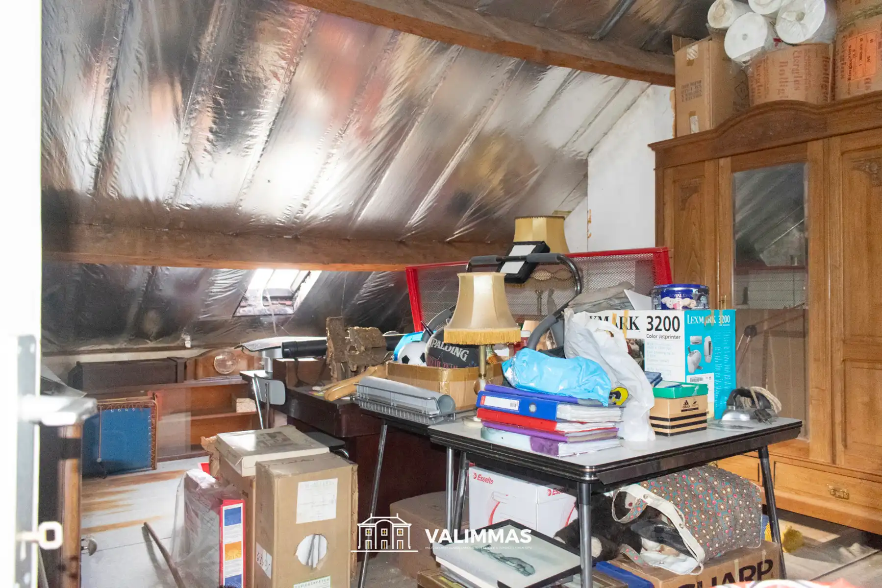 Degelijke, maar nog op te knappen rijwoning met tuin... foto 15