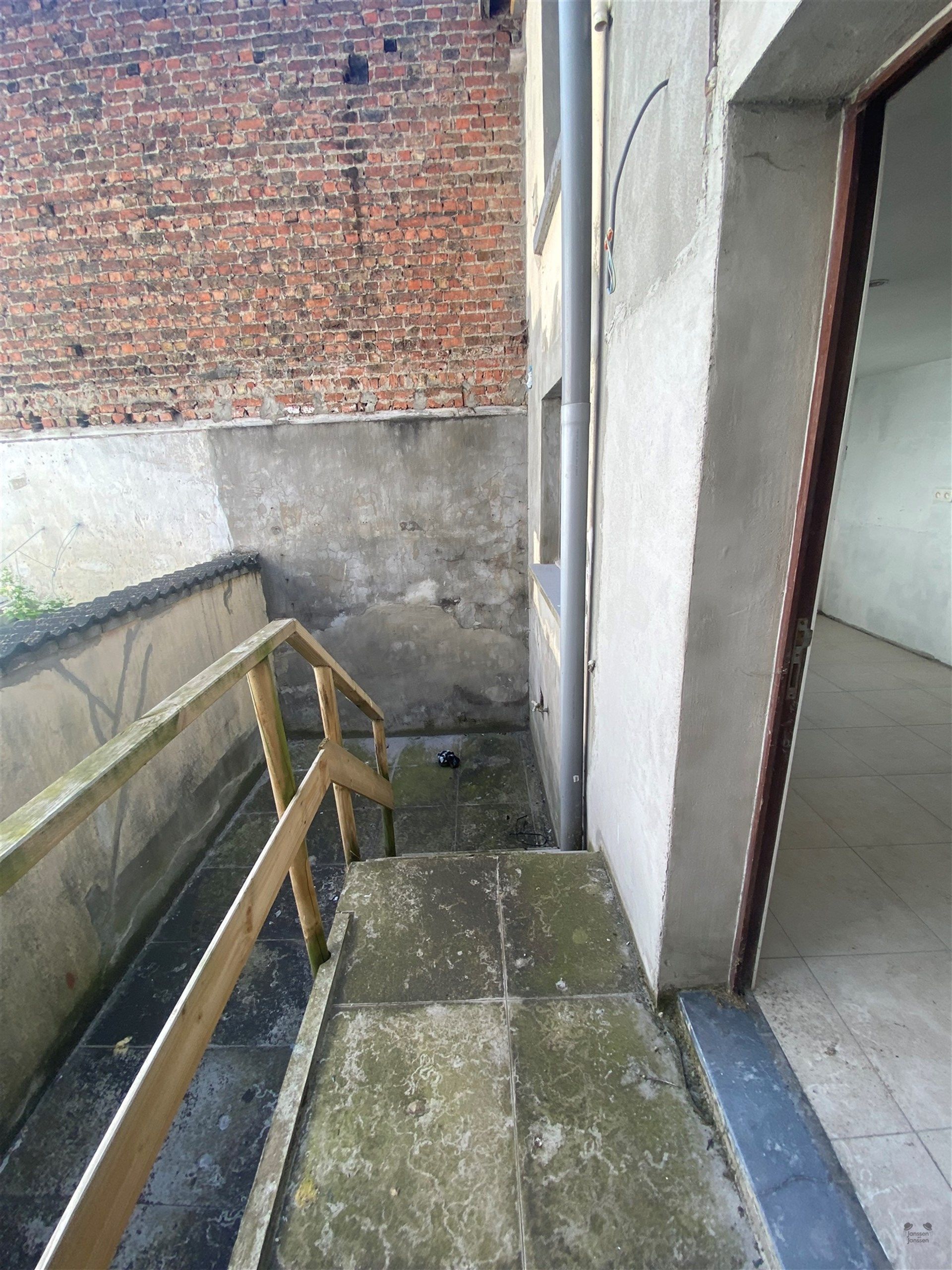 Ruime woning met 5 slaapkamers te Oostende foto 29