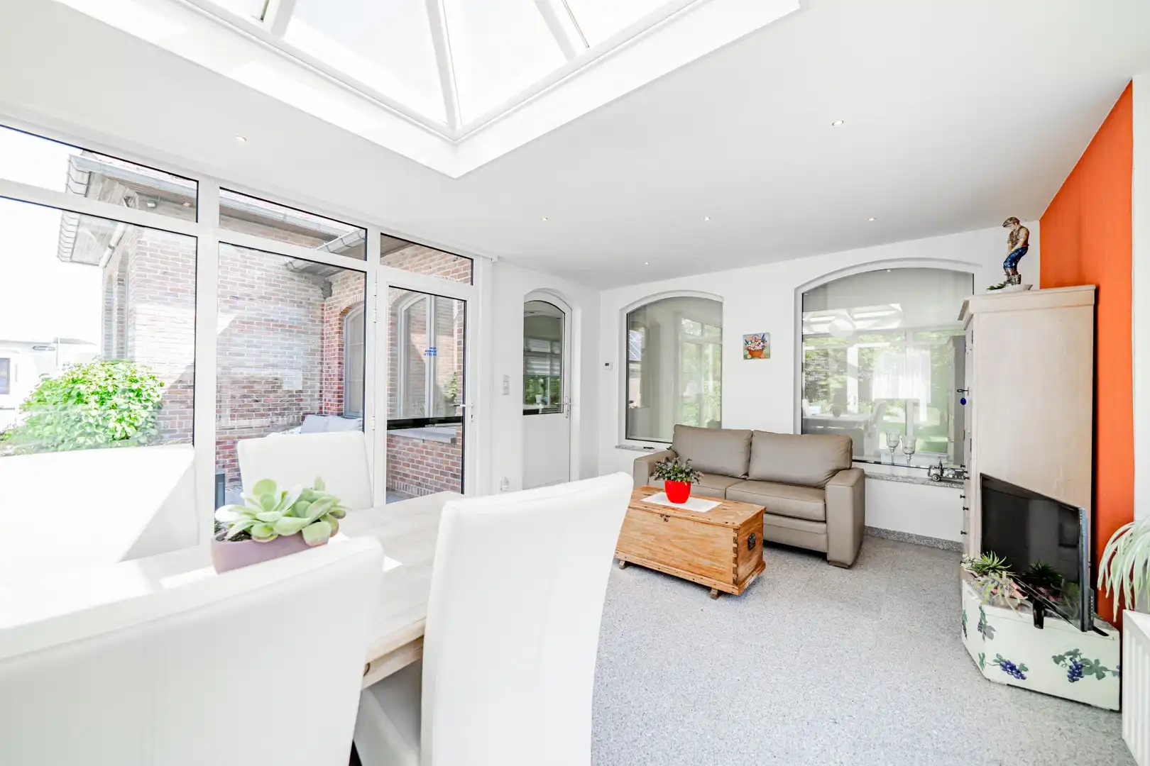 Charmante en bijzonder ruime woning met prachtige tuin en 3 slaapkamers foto 15