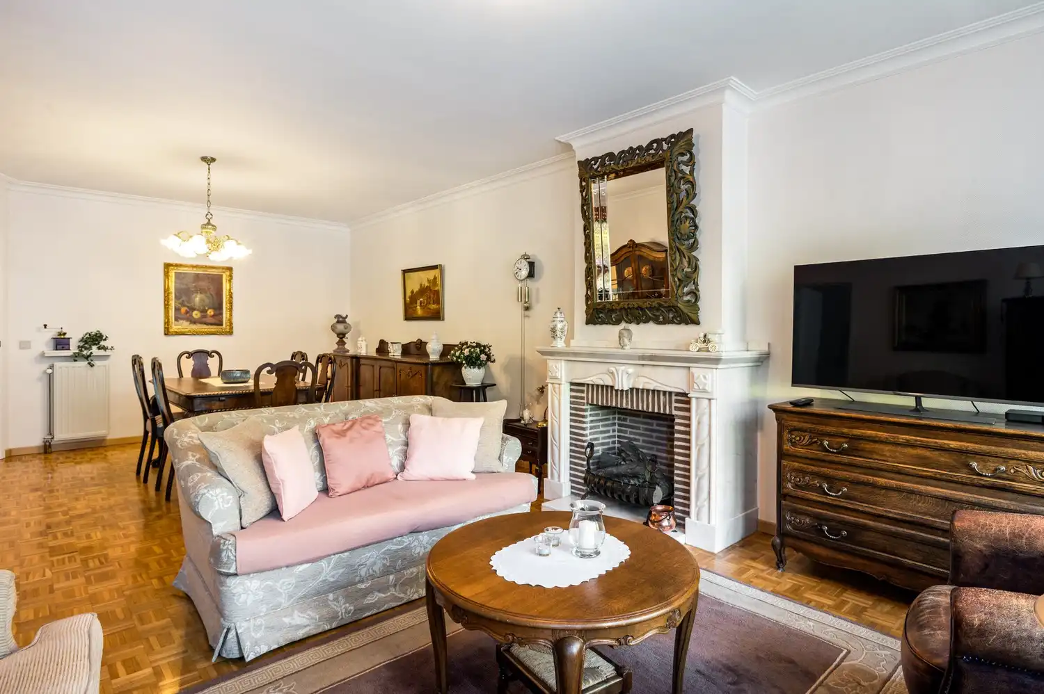 Verzorgd appartement met terras, garage in Borsbeek foto 6