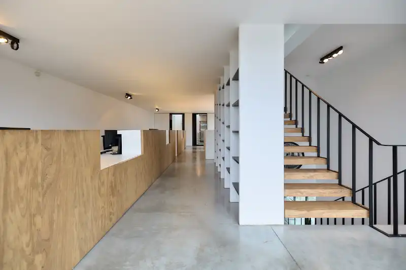 Uniek kantoorgebouw te koop langs de Westlaan te Roeselare foto 18