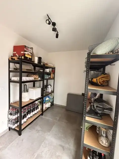 Prachtig  hoek-appartement op de tweede verdieping met 2 slaapkamers in hartje Bilzen foto 8