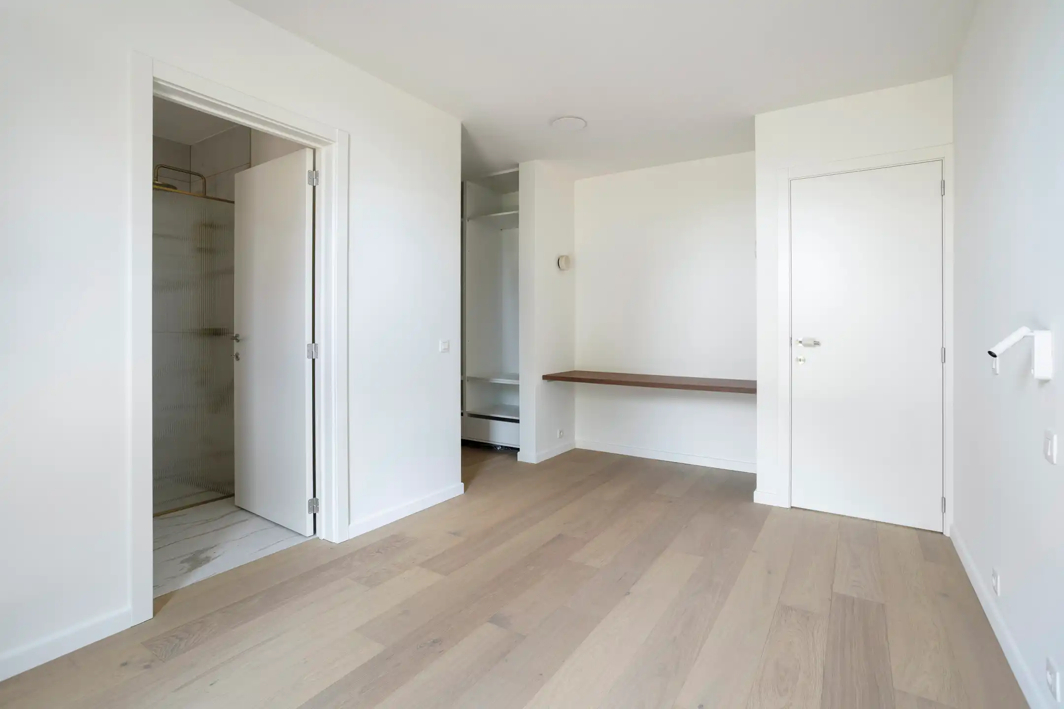 Luxueus afgewerkt gelijkvloersappartement met 3 slaapkamers foto 21