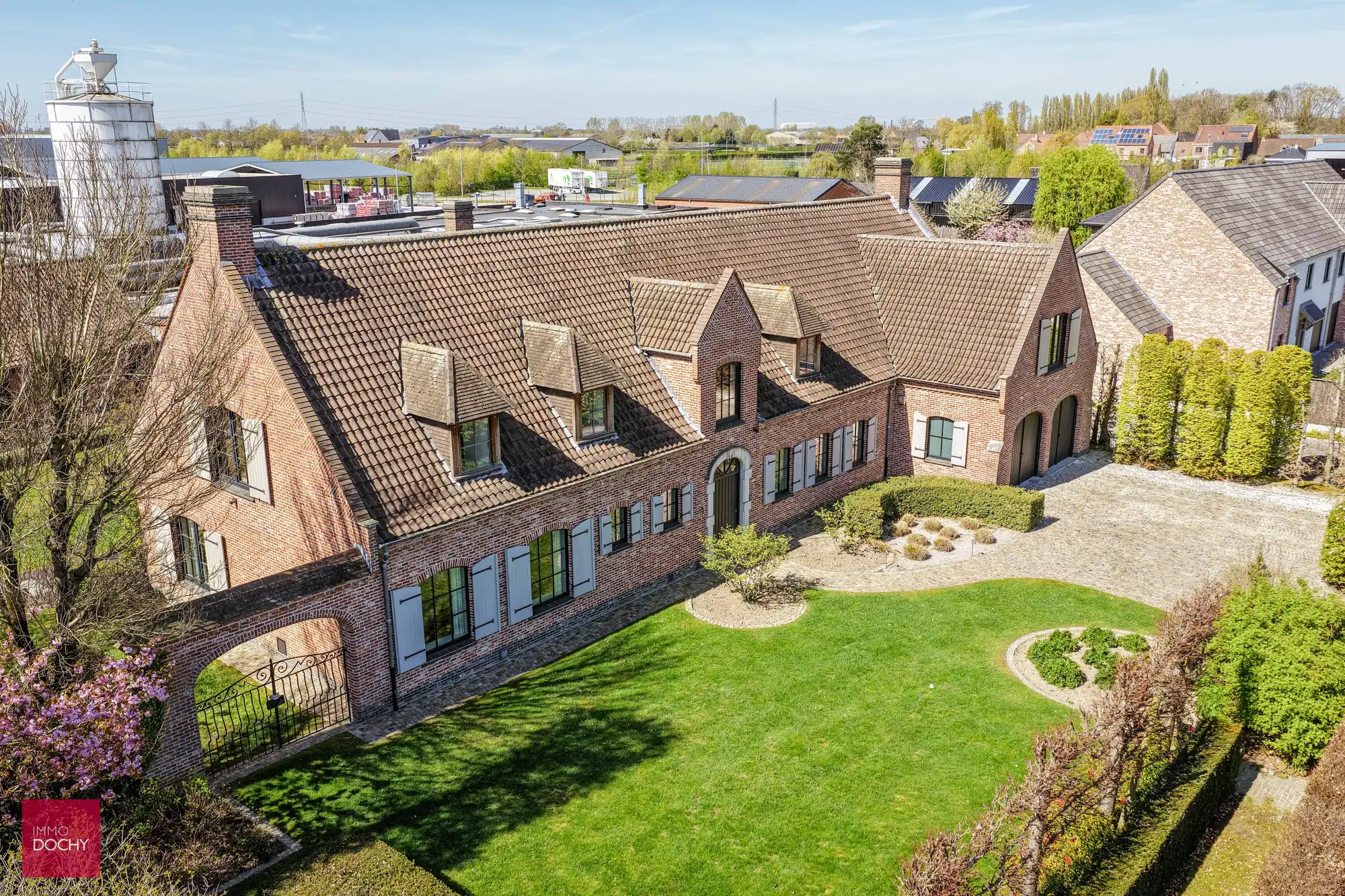 Instapklare ruime villa met grote garage en bijgebouw foto 26