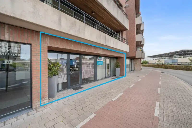 Roeselare-Centrum – Luxueus appartement met commerciële mogelijkheid foto 18