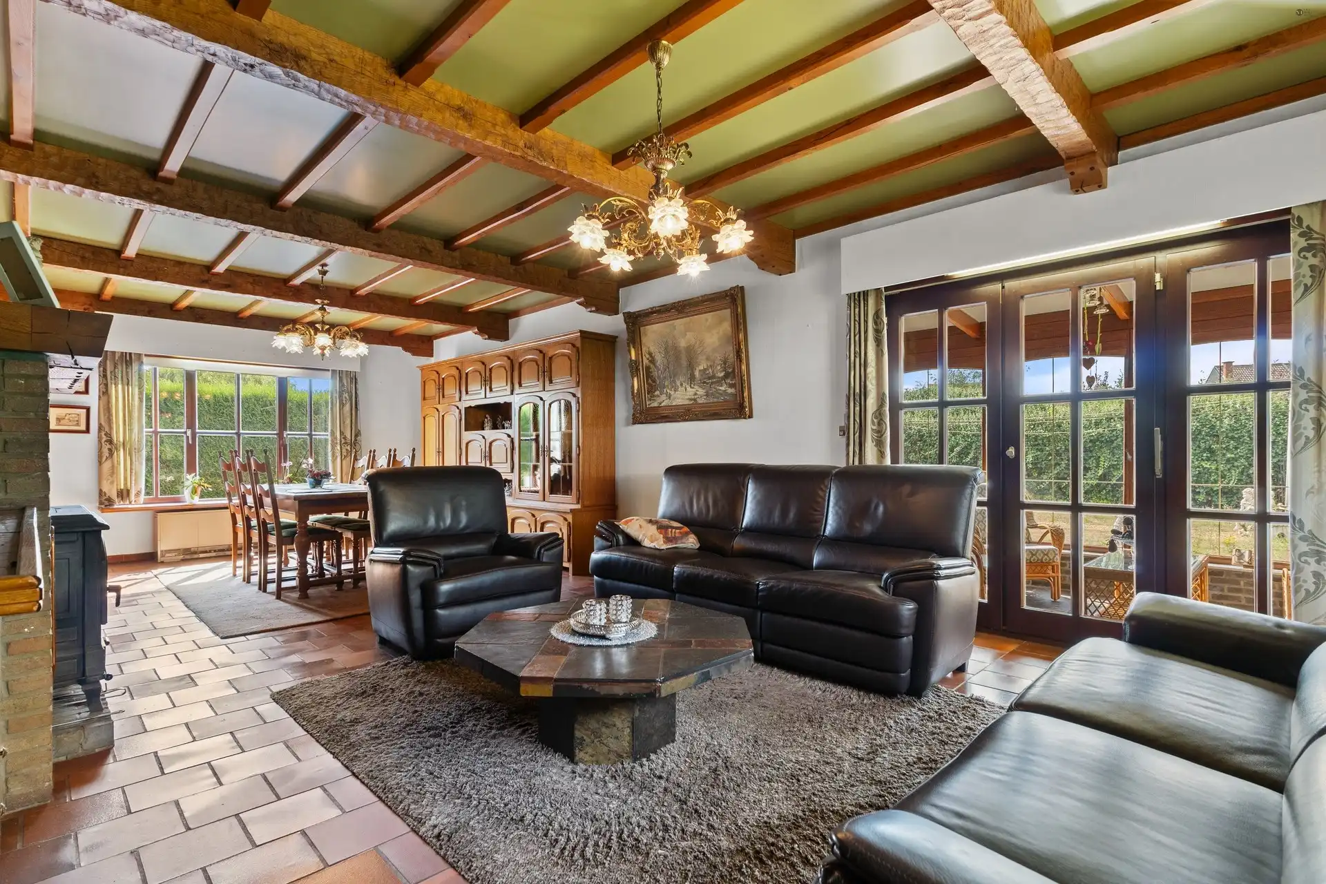 Bungalow op een rustige locatie met enorm veel potentieel foto 4