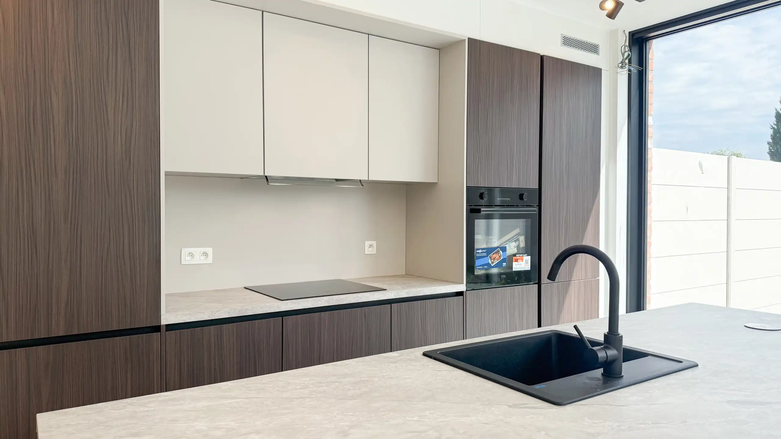 Kwalitatief afgewerkte nieuwbouwwoning op centrale ligging! foto 7