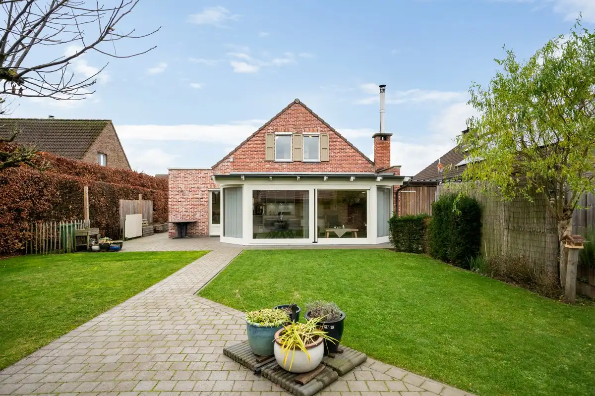 Thuiskomen in alle rust - charmante woning met 4 slaapkamers op 645 m² in doodlopende straat. foto 3