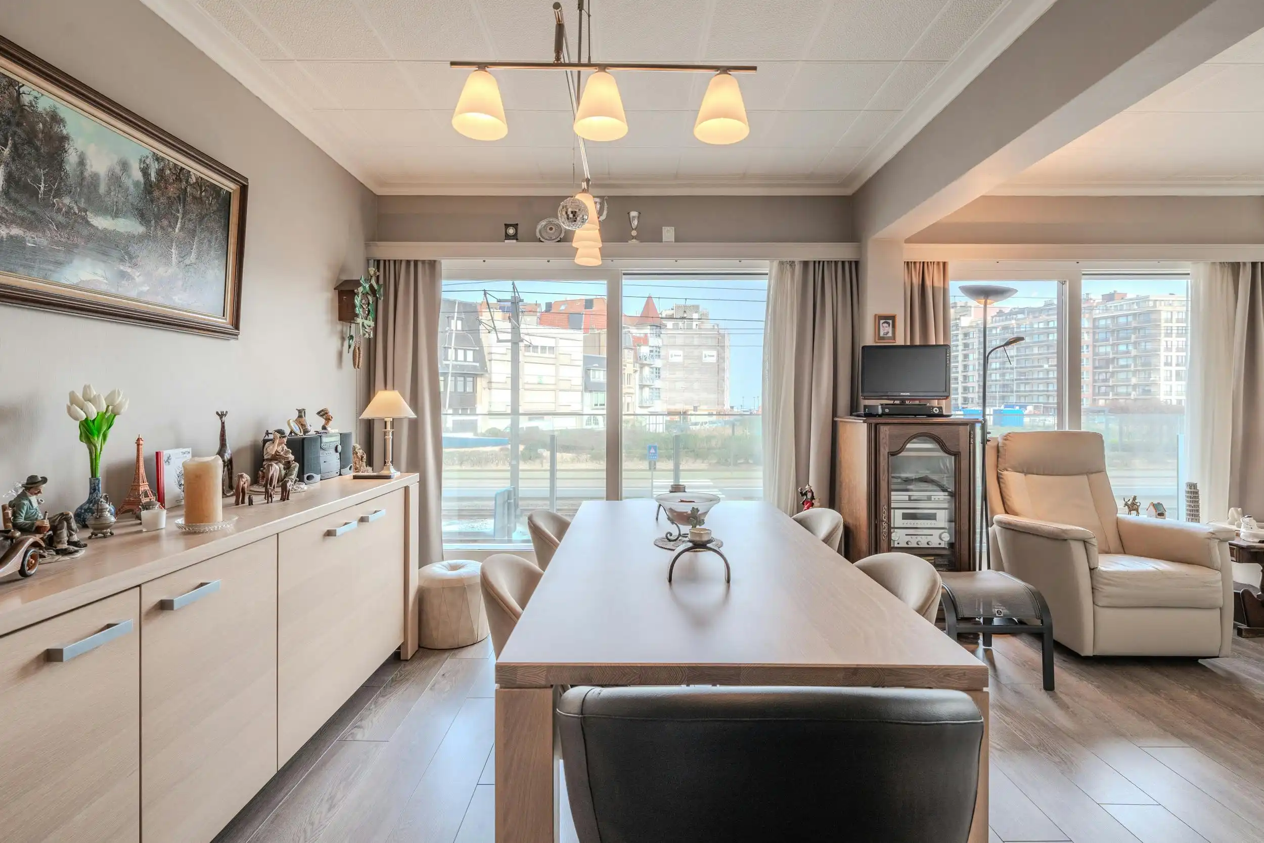 Lichtrijk hoekappartement met terrassen vlakbij Zeedijk! foto 4