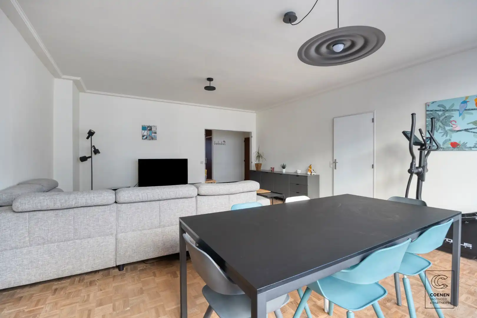 Ruim en verzorgd appartement van 121 m² op een centrale ligging te Antwerpen! foto 3