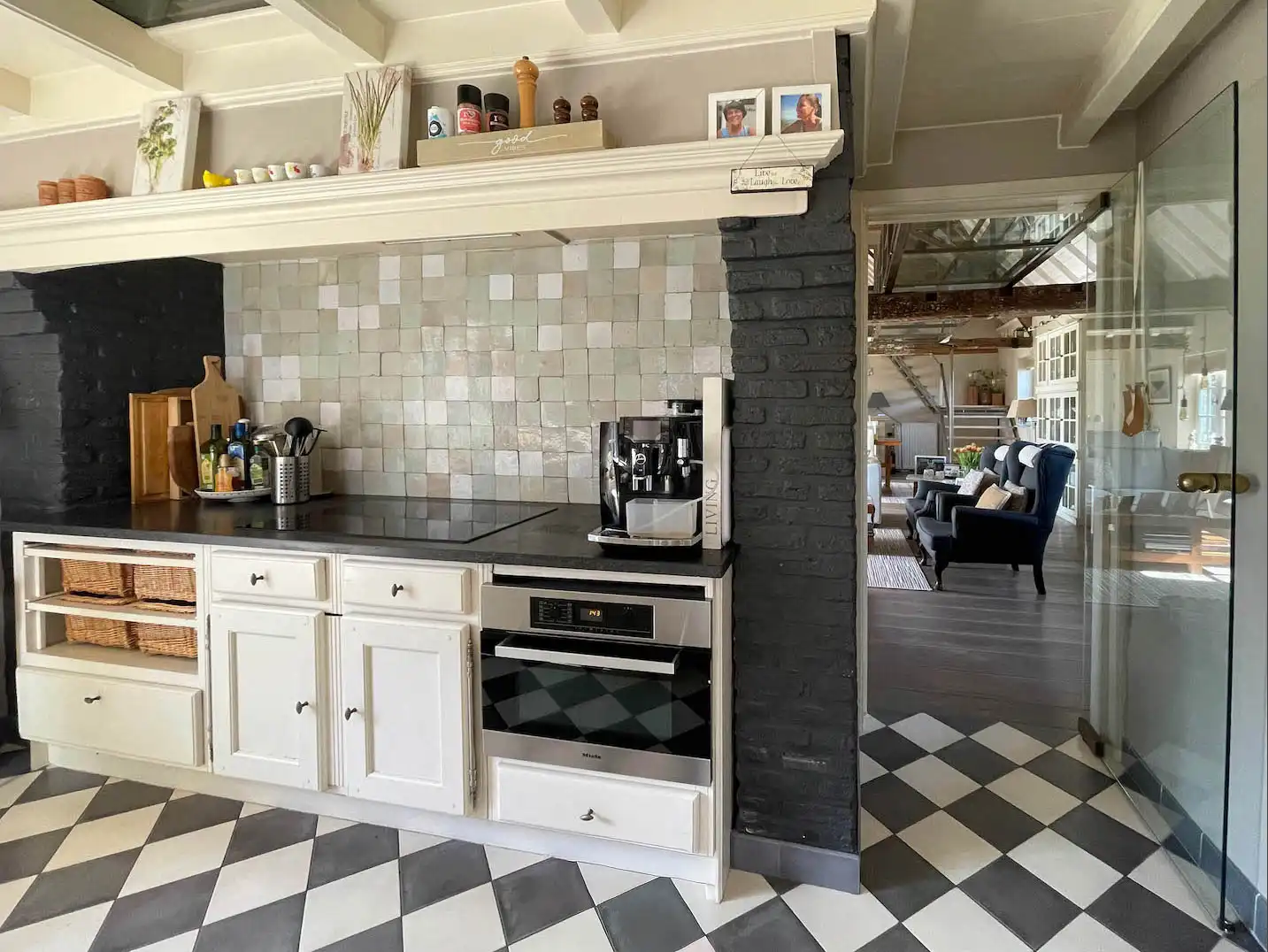 Idyllisch gelegen landgoed, voormalige hoeve, met karakterwoning, vakantieverblijf/boutique B & B met 6 vergunde kamers, parking en weide op circa 1 ha foto 24