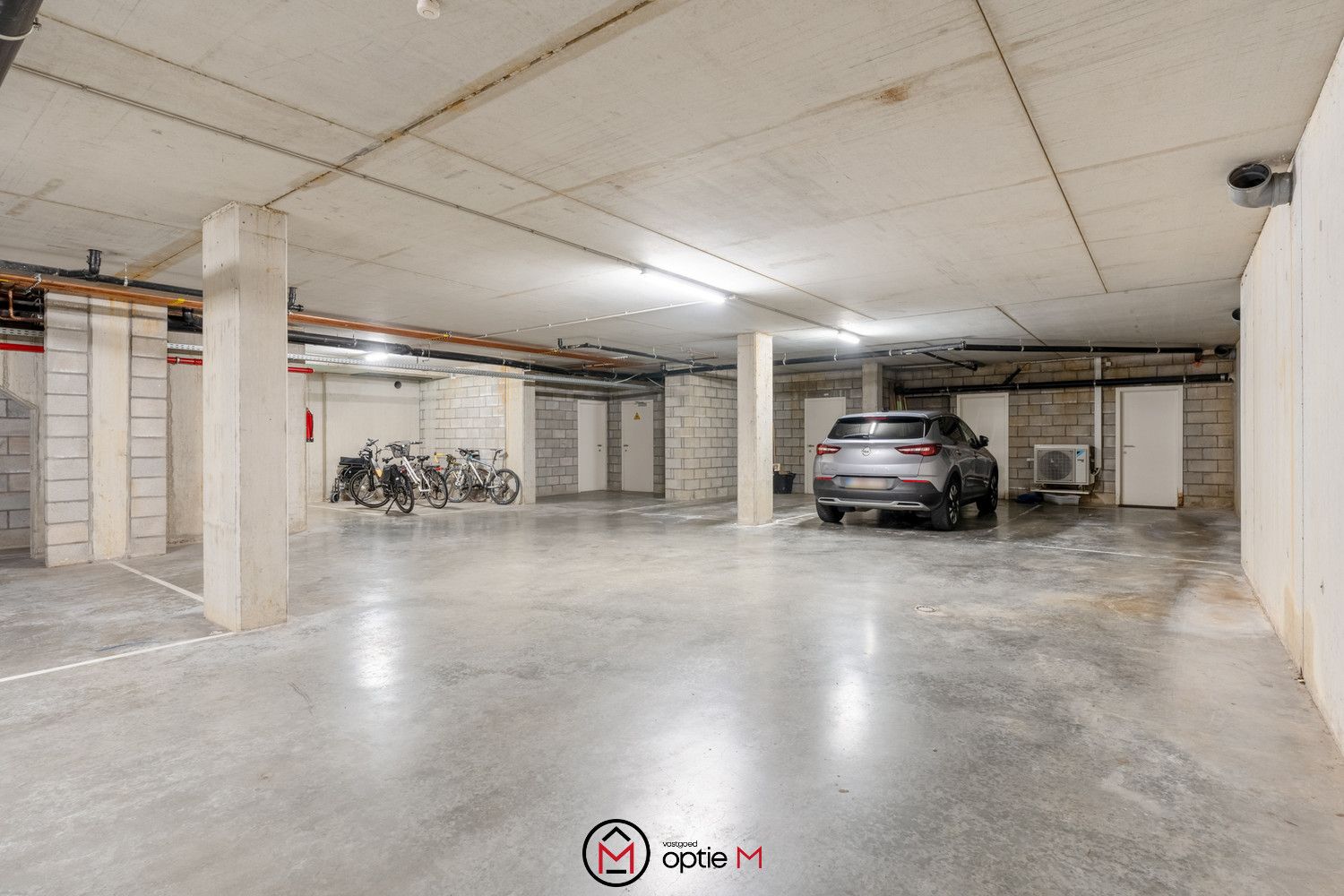 GELIJKVLOERS APPARTEMENT IN BILZEN foto 14