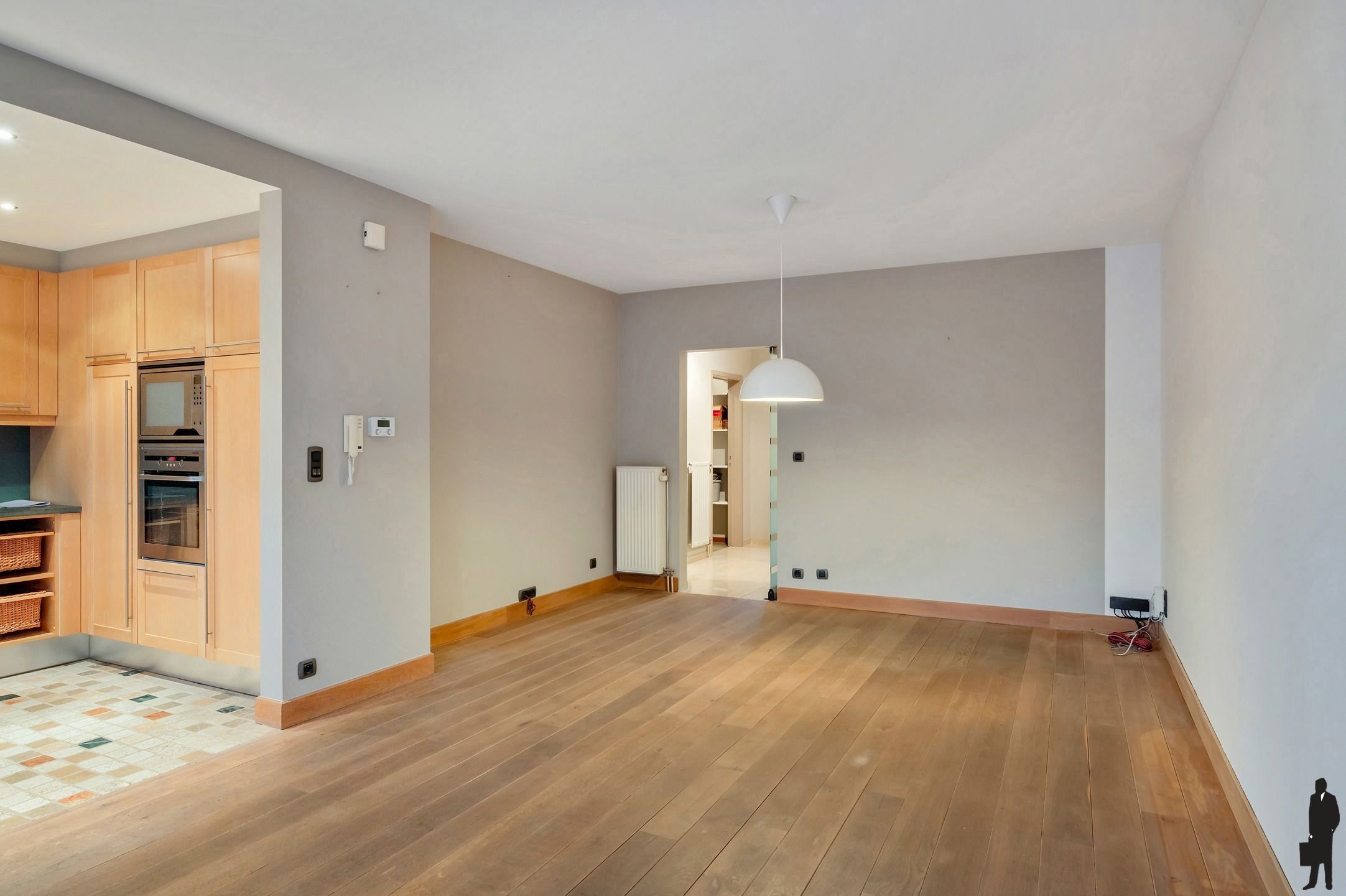 Centraal gelegen appartement met 2 slaapkamers en garagebox! foto 3