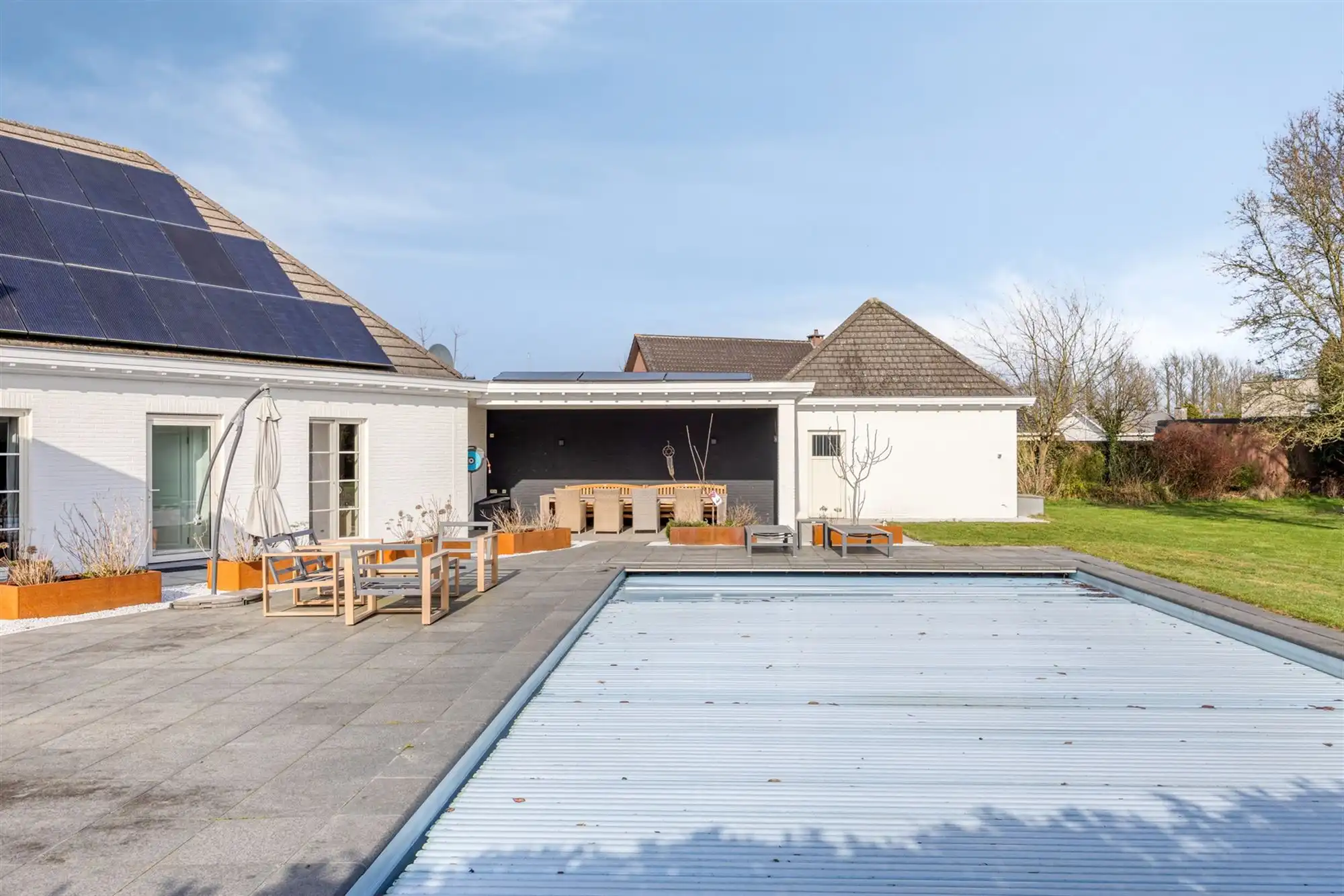 Instapklare tijdloze villa met 5 slpks op ca. 2000 m² foto 51