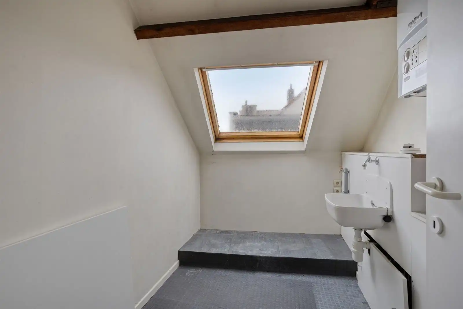 Praktijk + triplexappartement (3 slaapkamers & 2 badkamers) te centrum Halle  foto 31