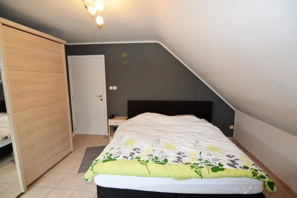 Energiezuinig appartement met 2 slpks, terras en inpandige garage. foto 11