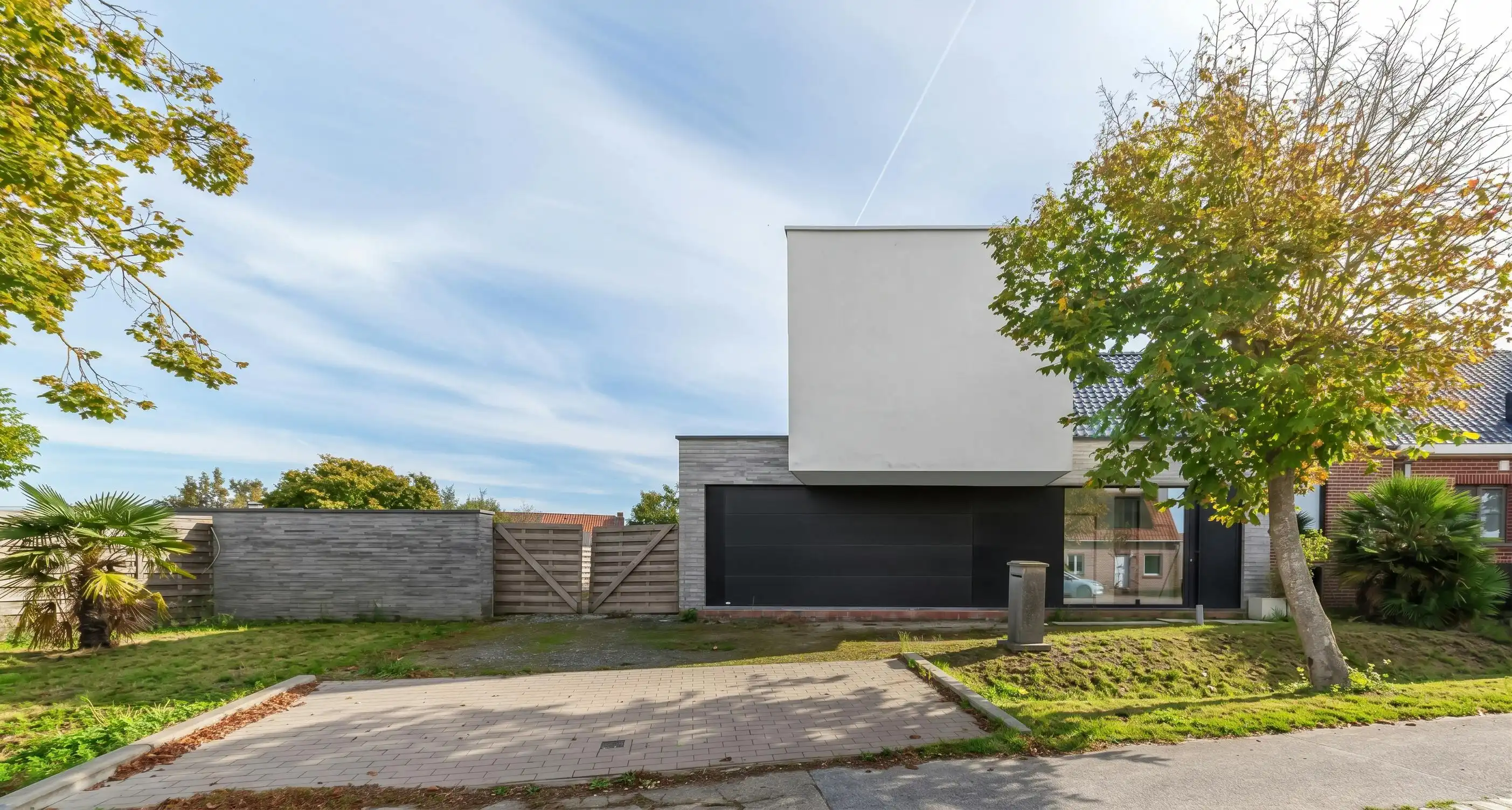 Exclusief huis te koop in Sint-Jan met zwembad foto 3
