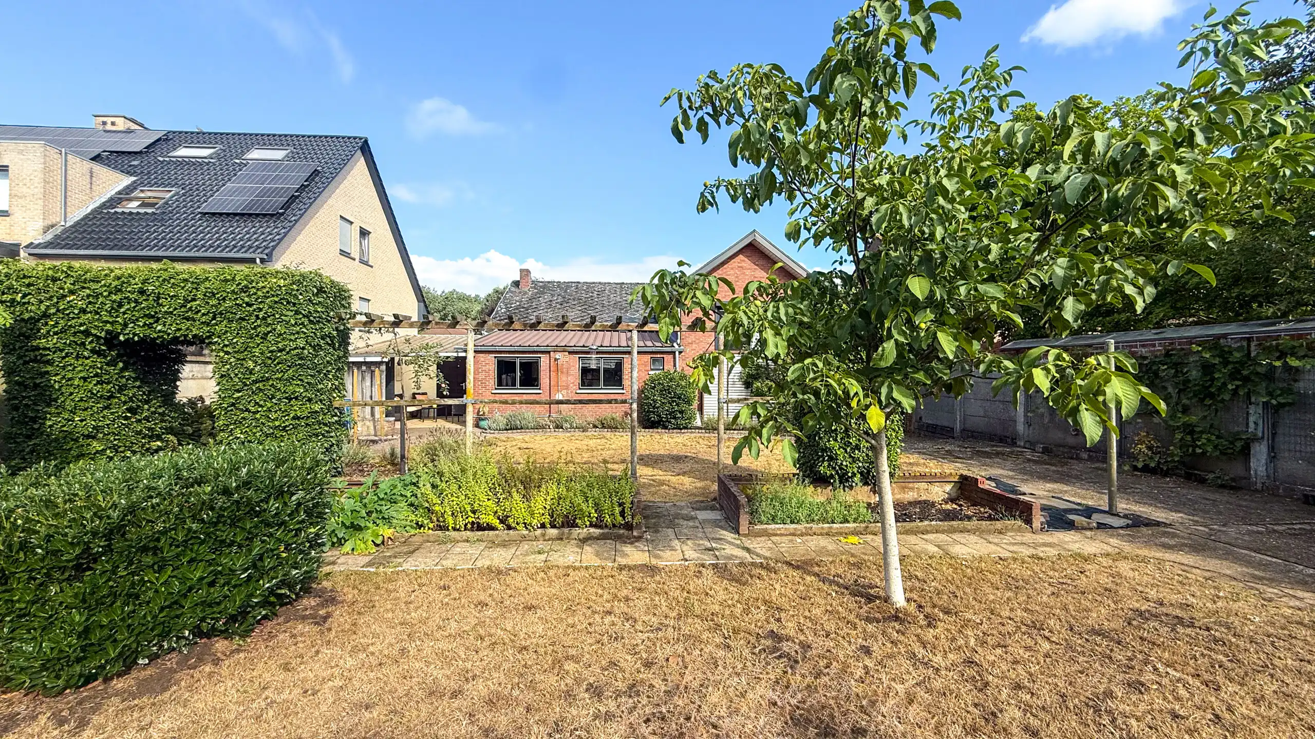 Instapklare woning met 2 slpks, ruime leefruimte en tuin! foto 40