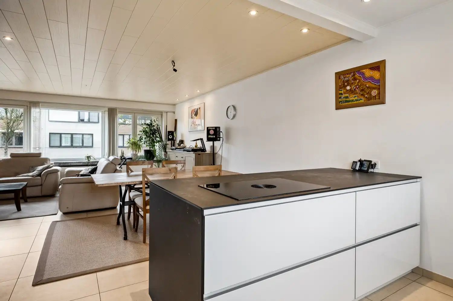 Recent gerenoveerde bel-etage&nbsp;met 3 slaapkamers te koop in Hoevenen! foto 4