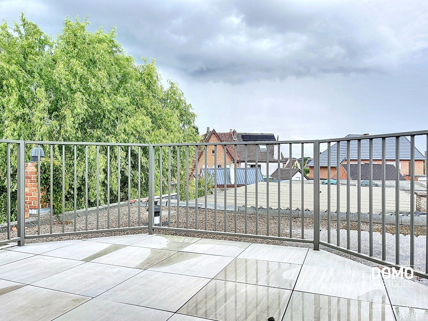 Commercieel gelegen handelspand met inclusief bovenliggend appartement te Kermt. foto 23