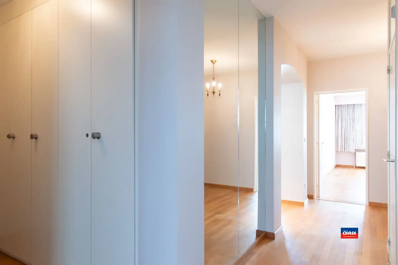 Ruim appartement met 3 slaapkamers, 2 terrassen en autostaanplaats foto 20