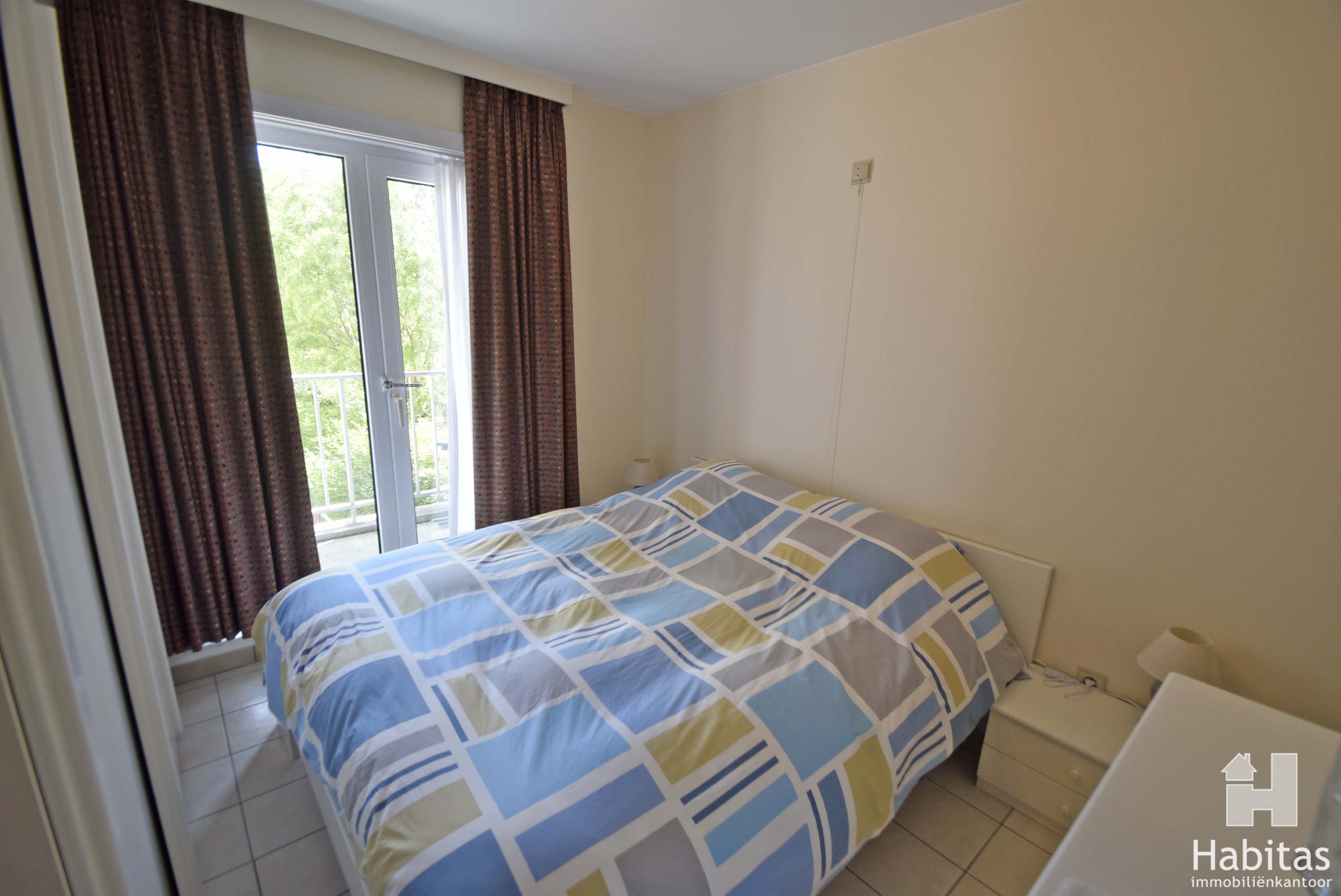 Bijzonder ruim appartement op de 1ste verd. van een perfect onderhouden residentie foto 9