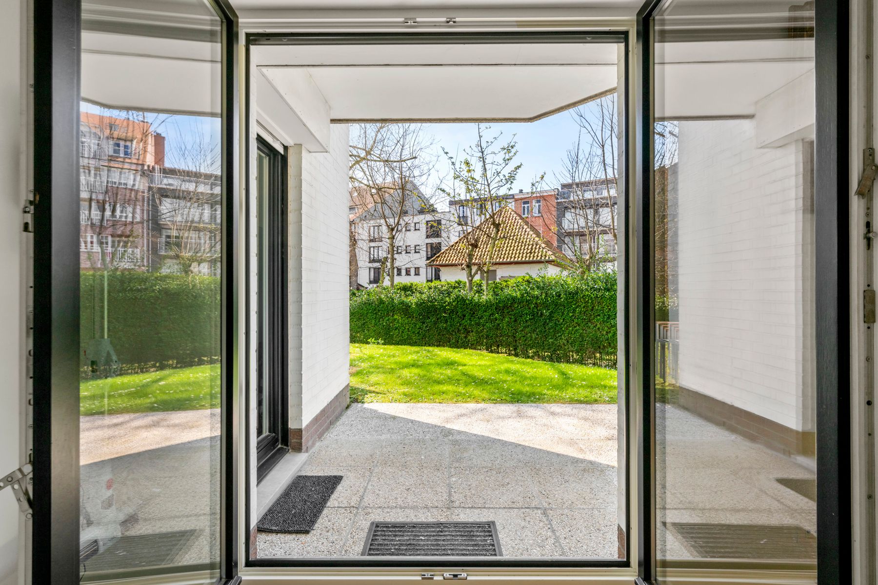 Zonnig gelijkvloers appartement centraal in het Zoute foto 14