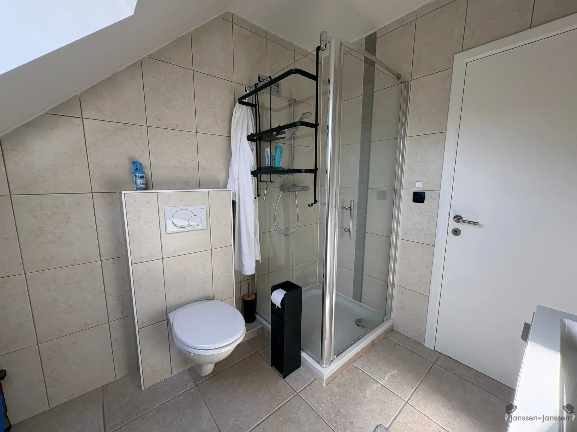 Ruim duplex appartement met terras en ondergrondse staanplaats te huur in Leopoldsburg  foto 17