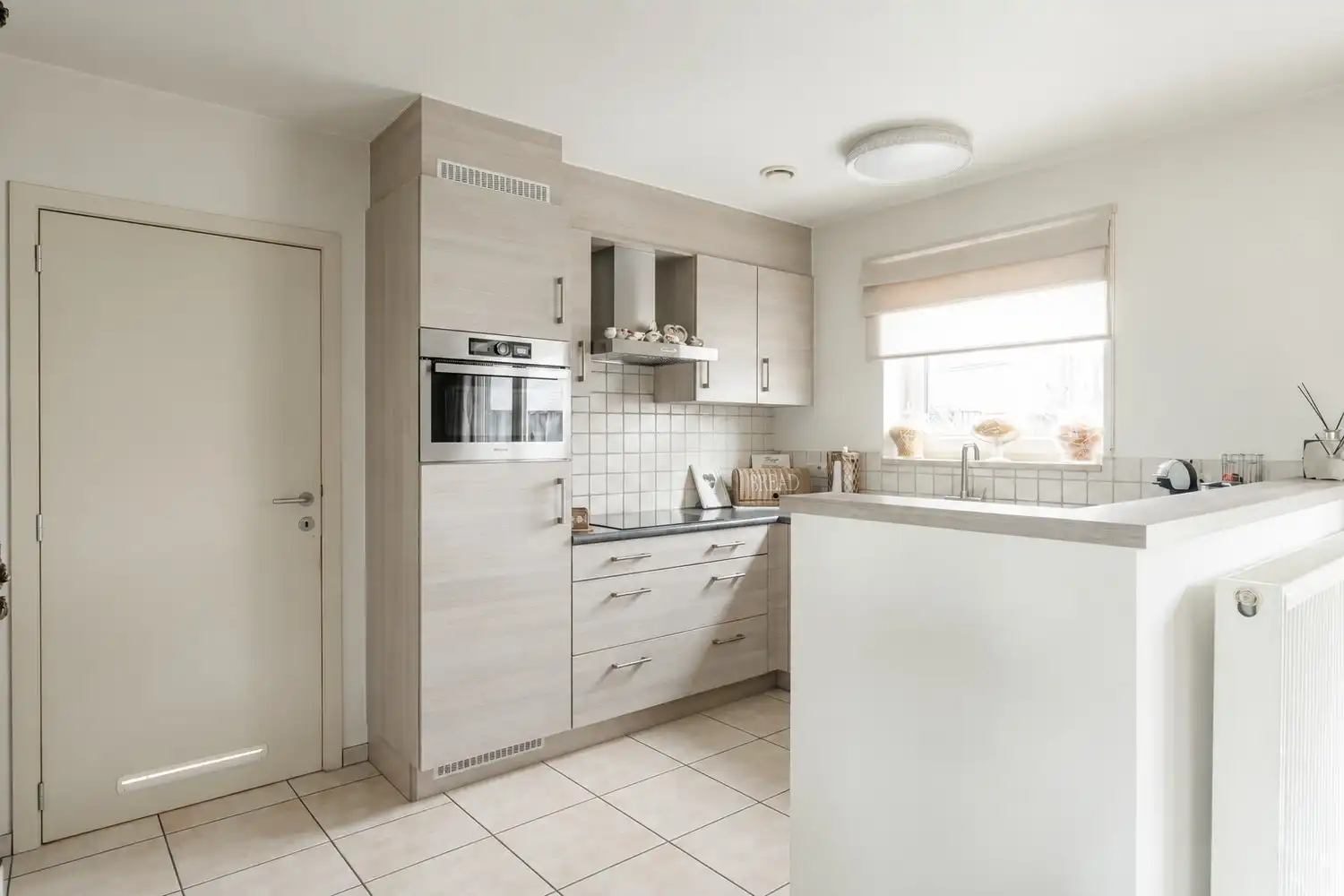 Zeer ruime en energiezuinige woning nabij het centrum van Lindel-Overpelt foto 2