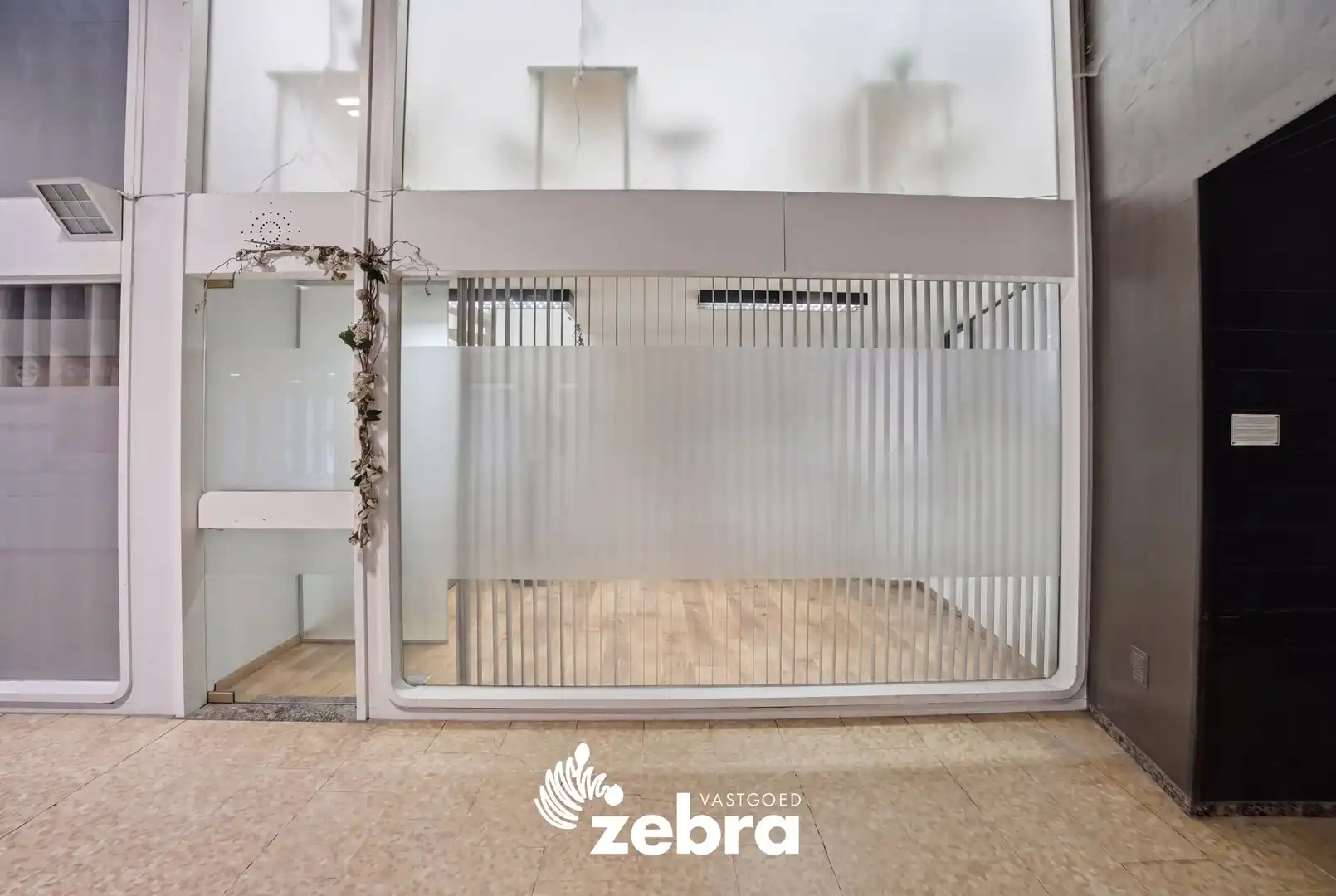 Handelspand met commerciële topligging in Roeselare! foto 9