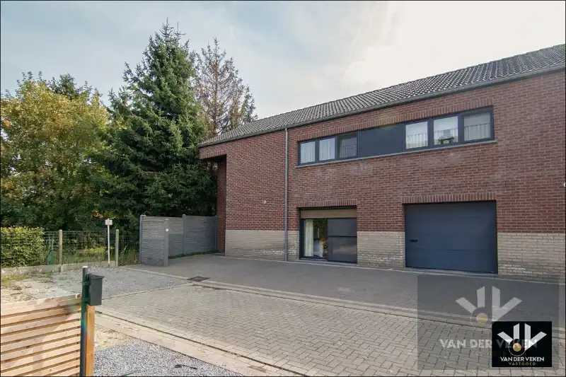 Rustig gelegen, goed onderhouden, instapklare en energiezuinige woning met veel licht en ruimte foto 20