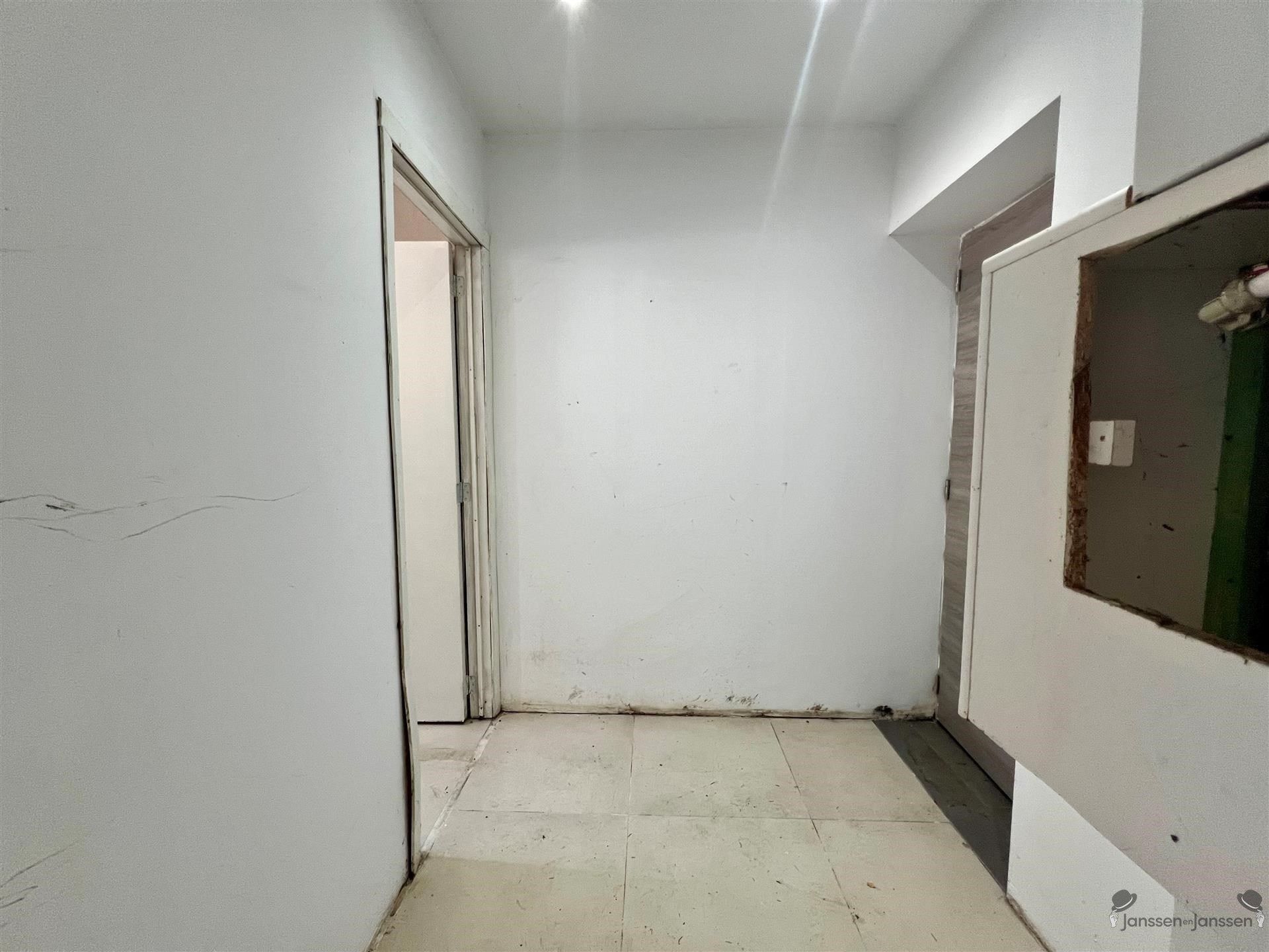 Te renoveren rijwoning met 1 slaapkamer foto 10