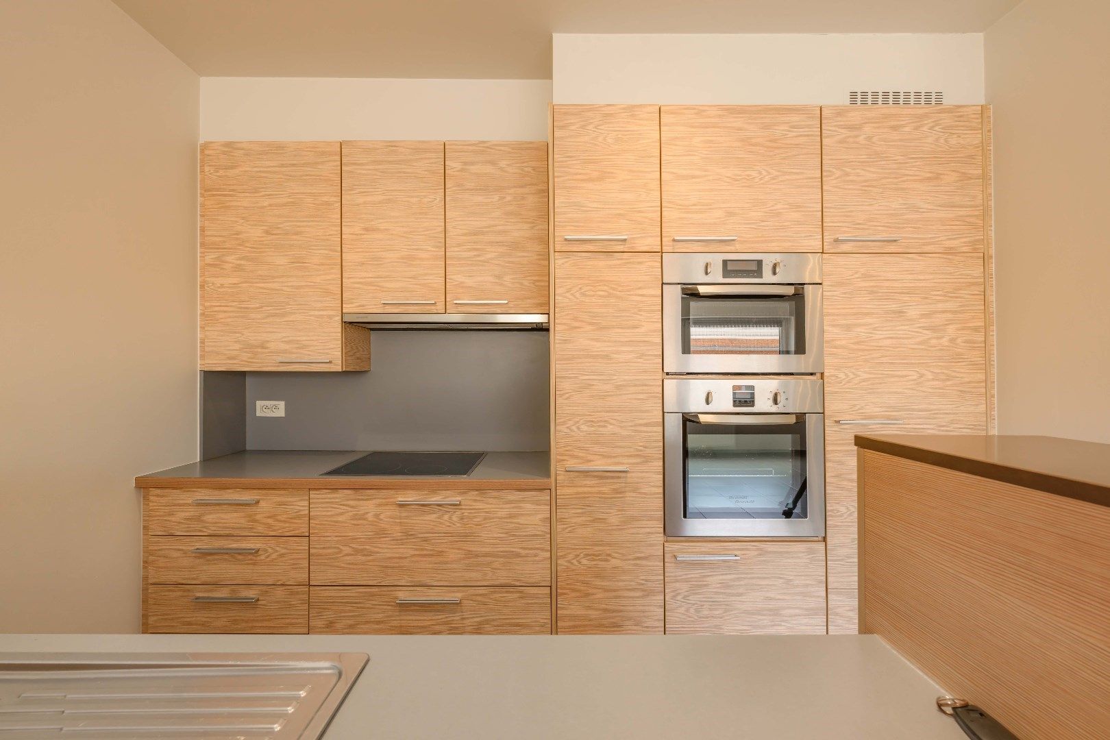 INSTAPKLAAR APPARTEMENT MET 2 SLPKS IN HARTJE TIELT  foto 4