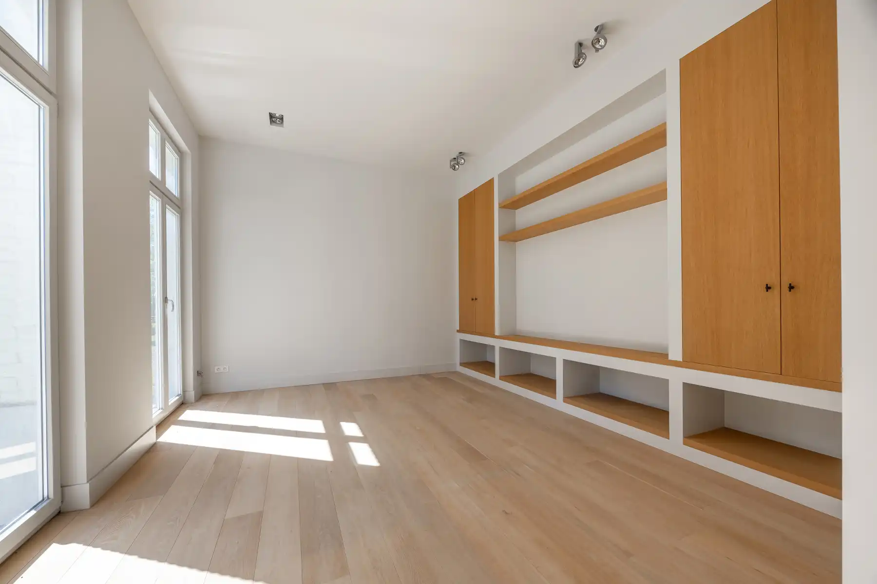 Magnifieke villa op 2.415 m² in residentiële wijk foto 7