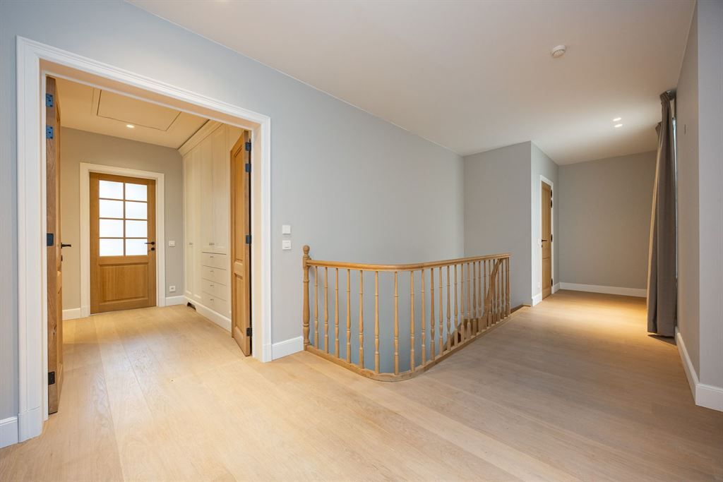 Prachtige manoirvilla met tijdloze allure en een elegante architectuur in Hof ter Linden foto 12