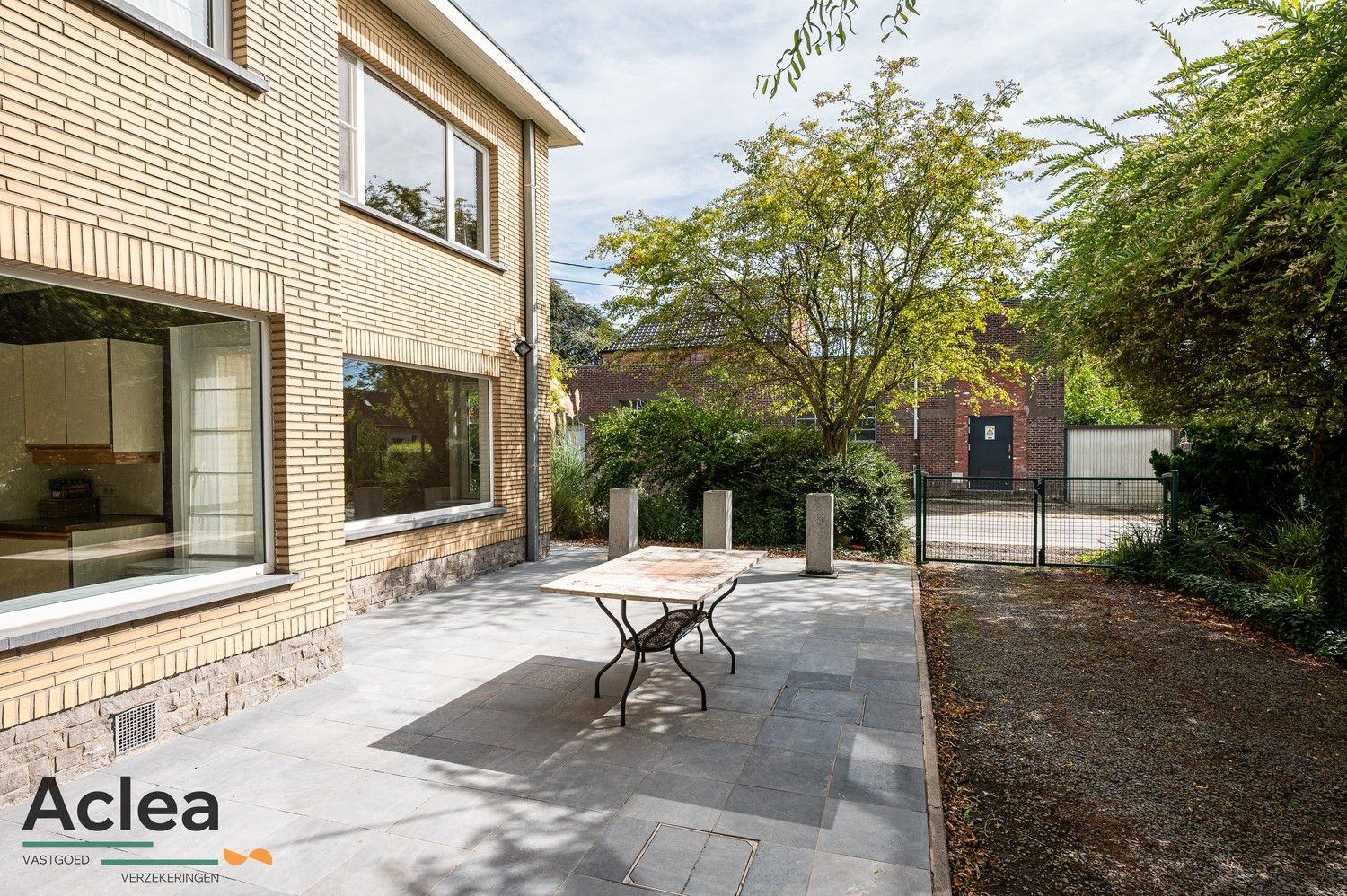 Ruime halfopen bebouwing met 5 slpks op strategische locatie in Zomergem foto 37