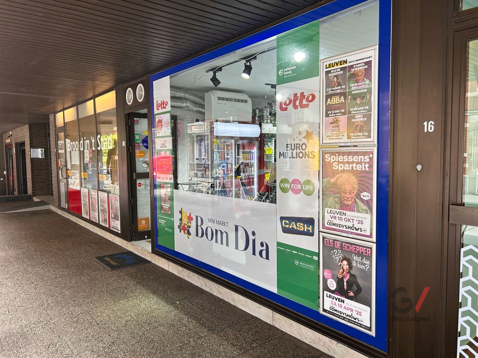Verhuurde handelsruimte te koop foto {{pictureIndex}}