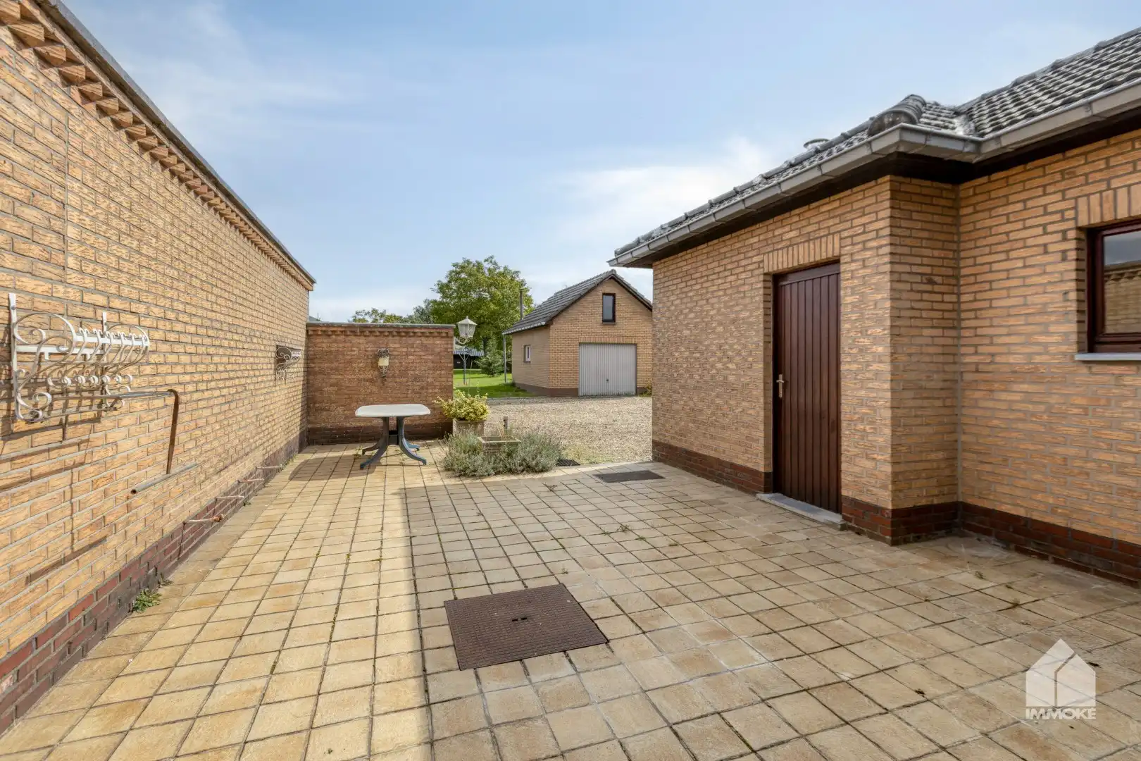 Te renoveren, gelijkvloerse woning op 13a 60ca met 2 slpk en garage. foto 24