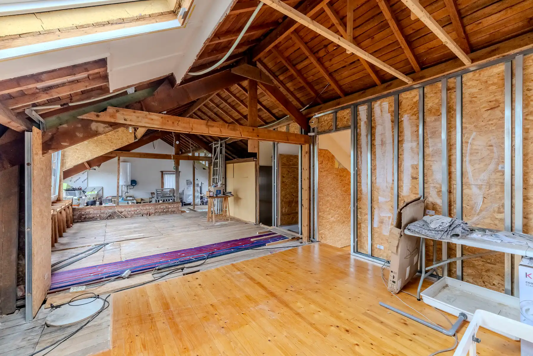 OB met 4 slpk, mog inrichten zolder + garage/magazijn foto 22