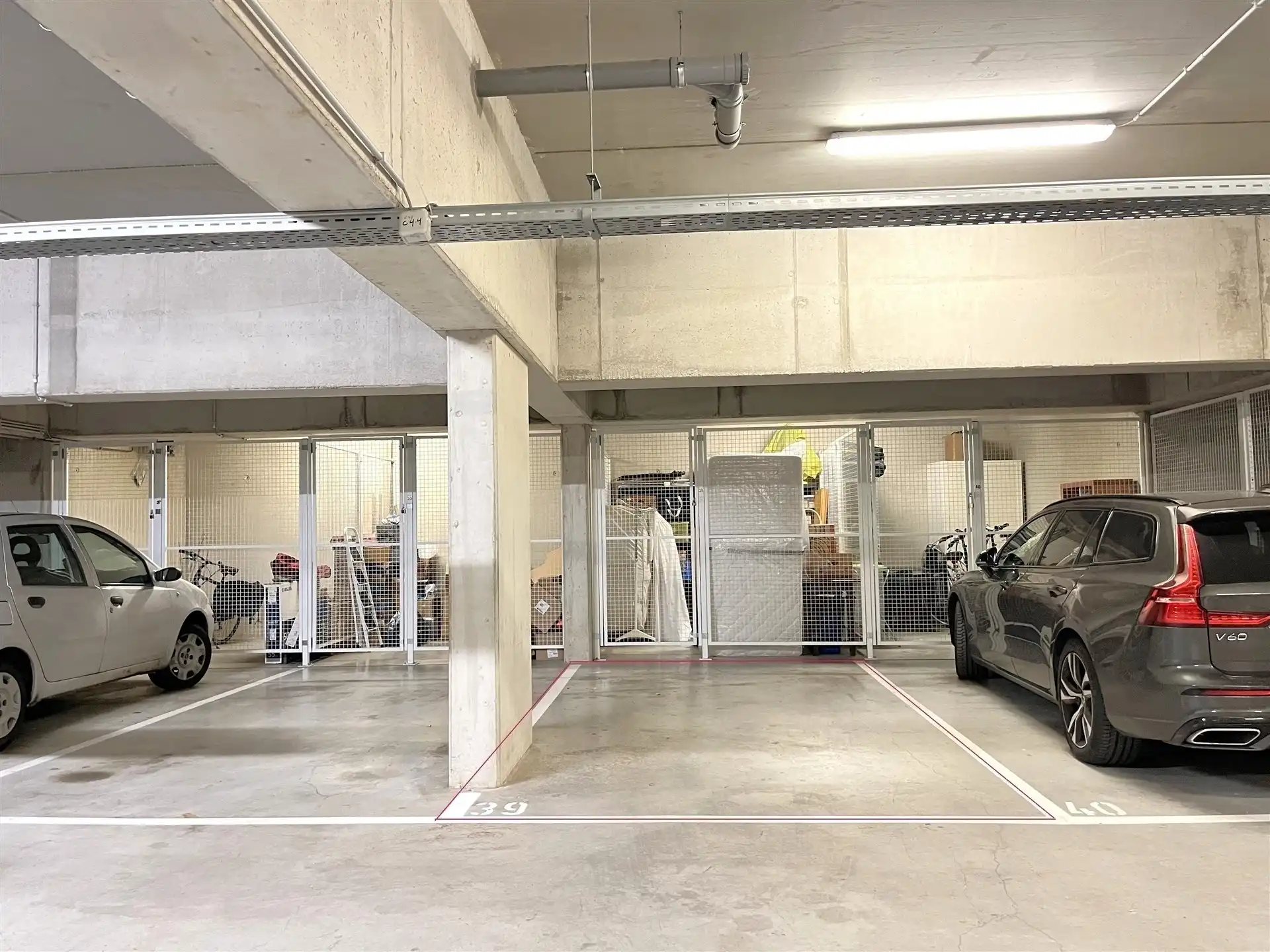 Gemeubeld 2slpk appt met terras en autostaanplaats! foto 13