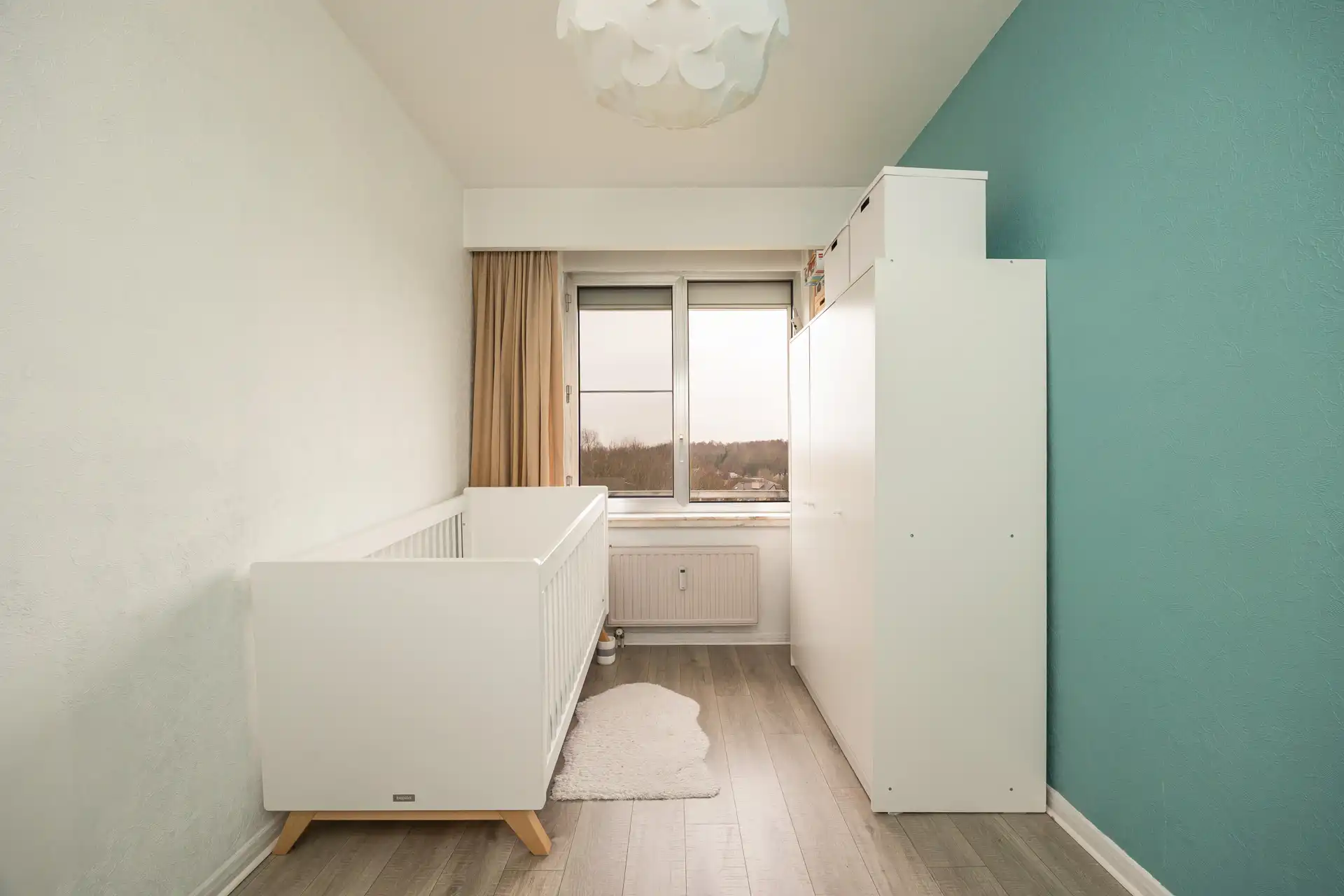 Ruim 2slpk-app. met vergezicht met kelder en parking foto 11