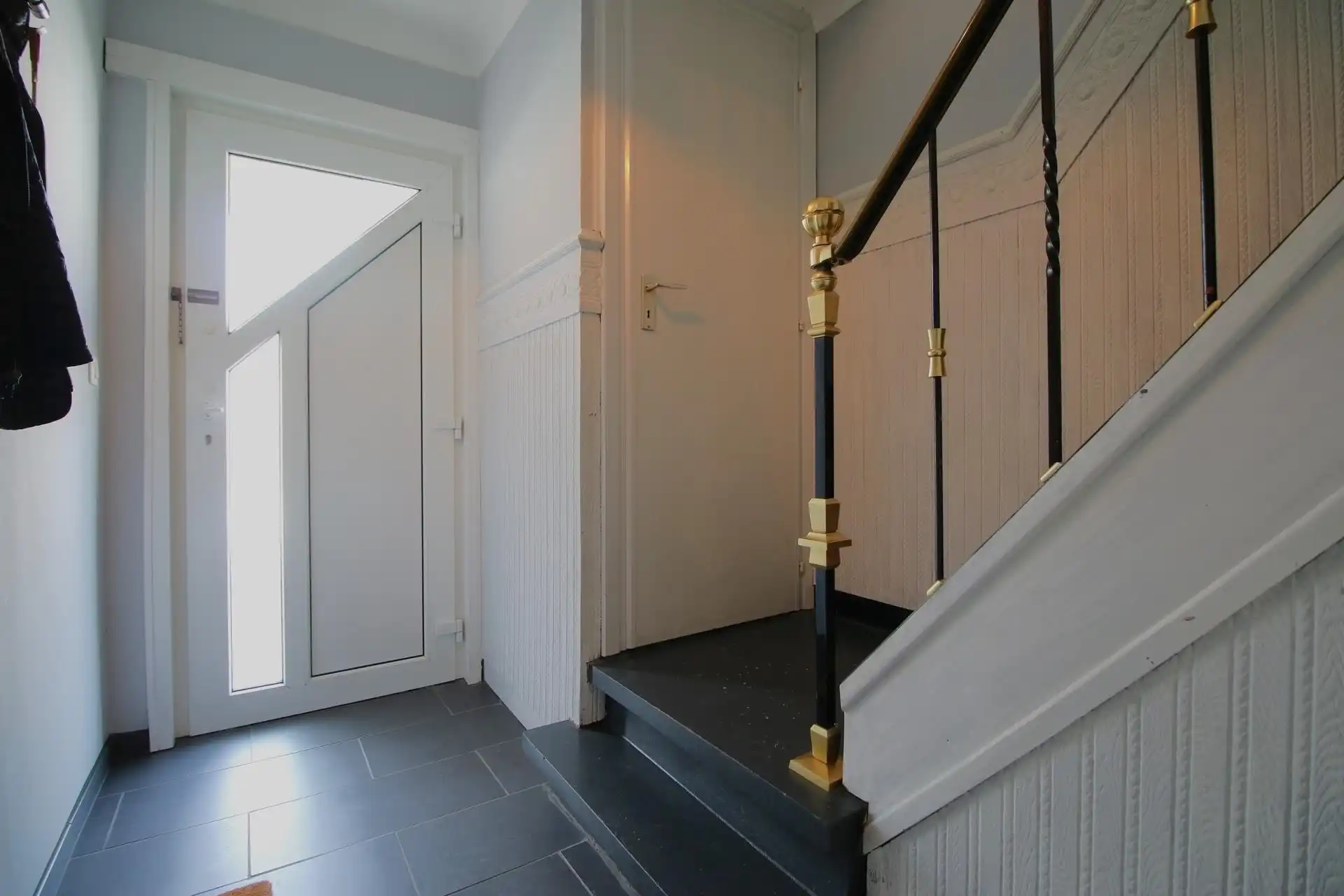 Gerenoveerde woning met tuin in rustige buurt foto 12