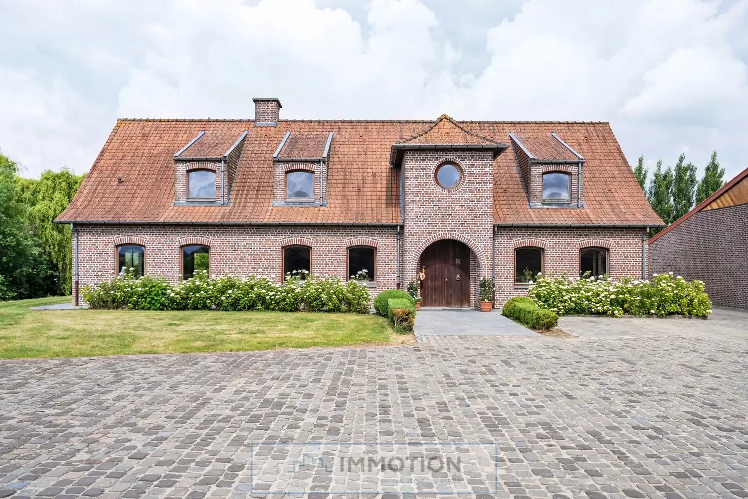 Niké's Hof - Paardenstoeterij met landelijke villa op 3,4 ha foto 4