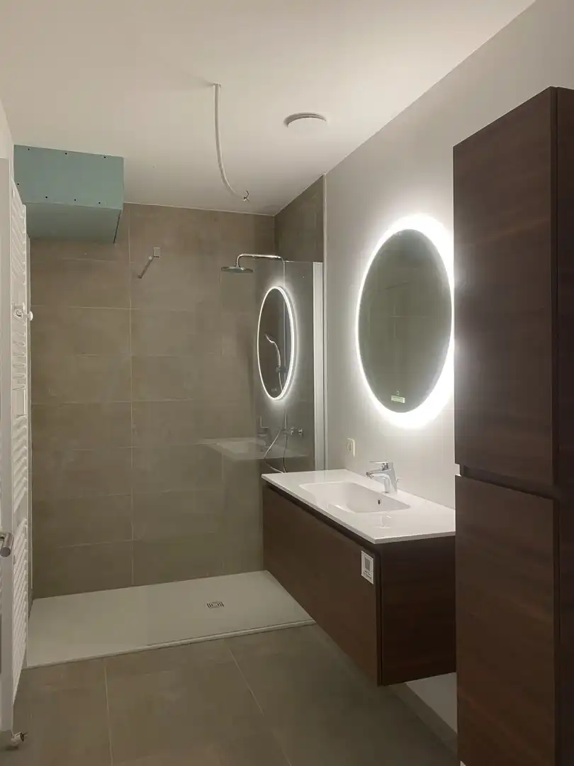 Instapklaar nieuwbouwappartement met 2 slaapkamers en terras. foto 6