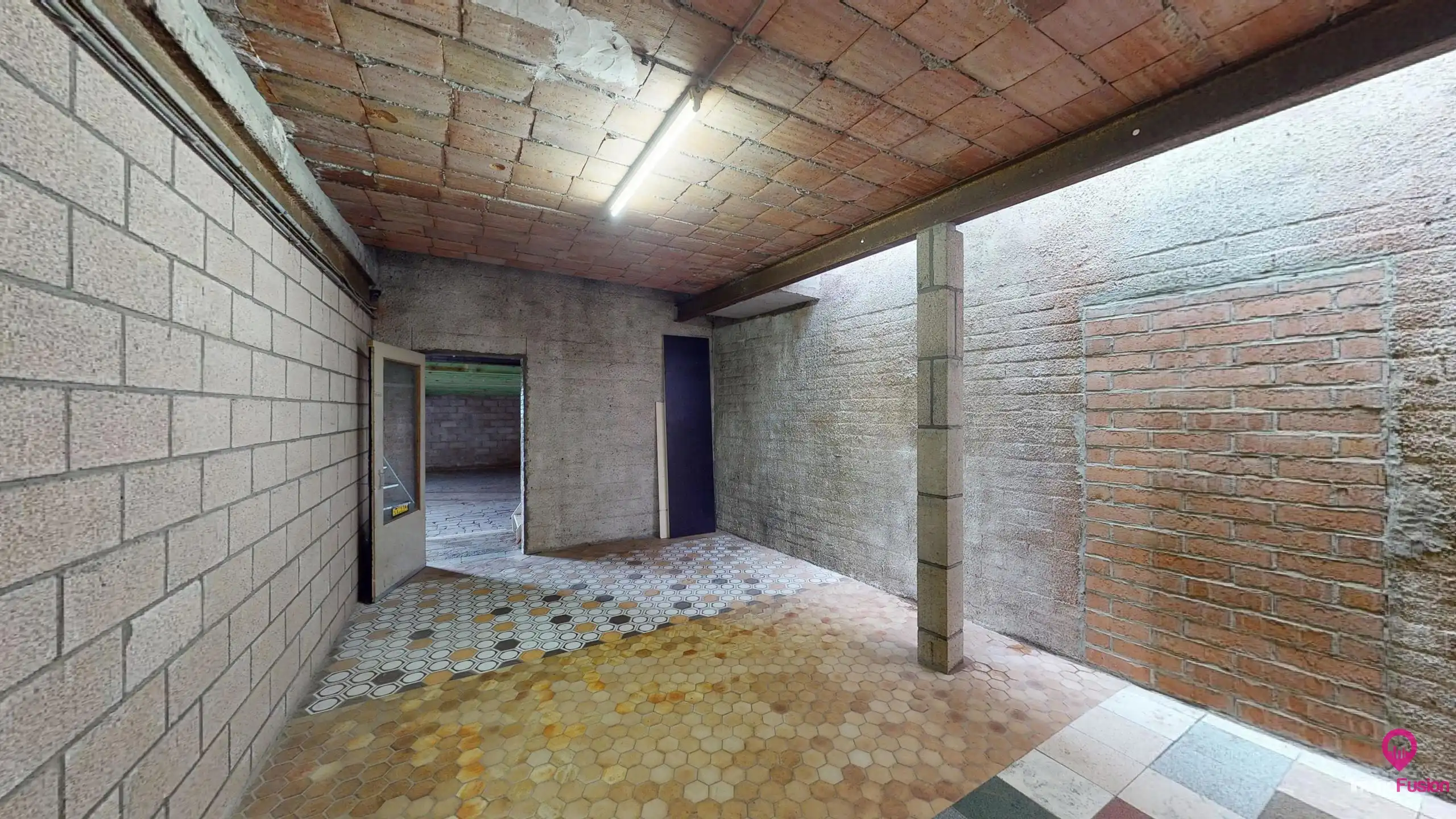 Strategisch gelegen woon-werkpand met ruime studio! foto 30