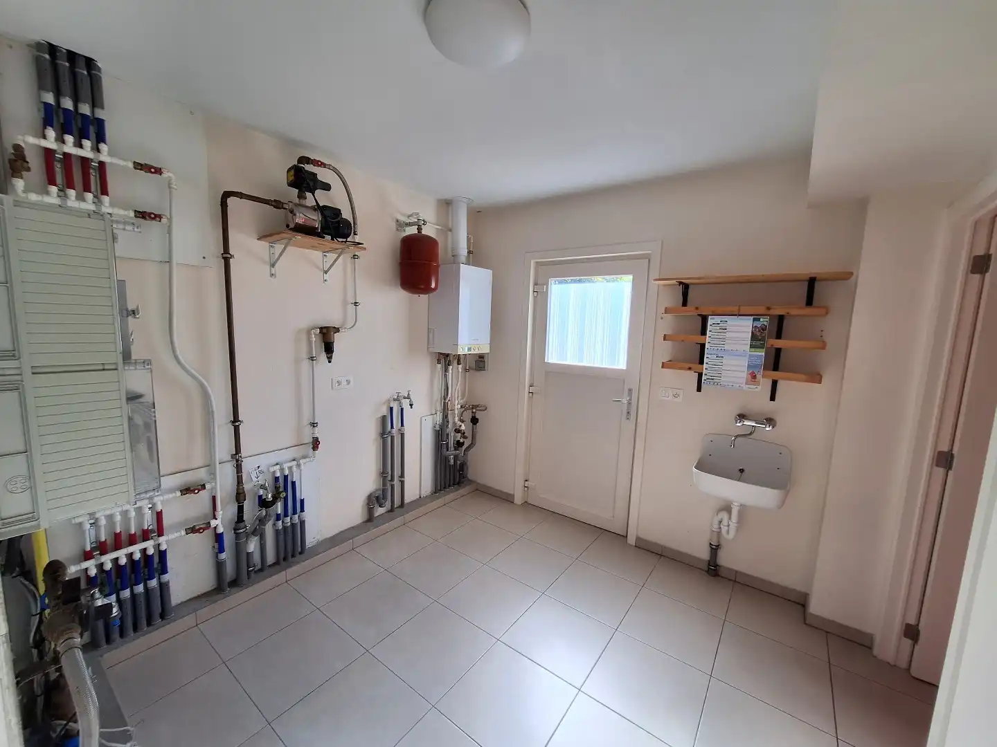 Recente alleenstaande woning met 4 SLK op ruim perceel foto 8