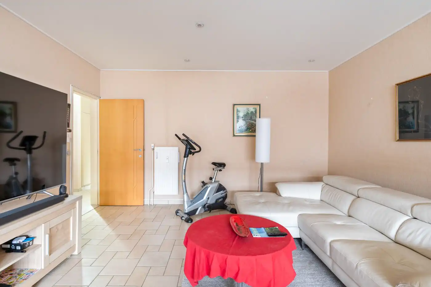 Gezellig app. op 1e verd. met 2 slpk., terras en garage foto 5